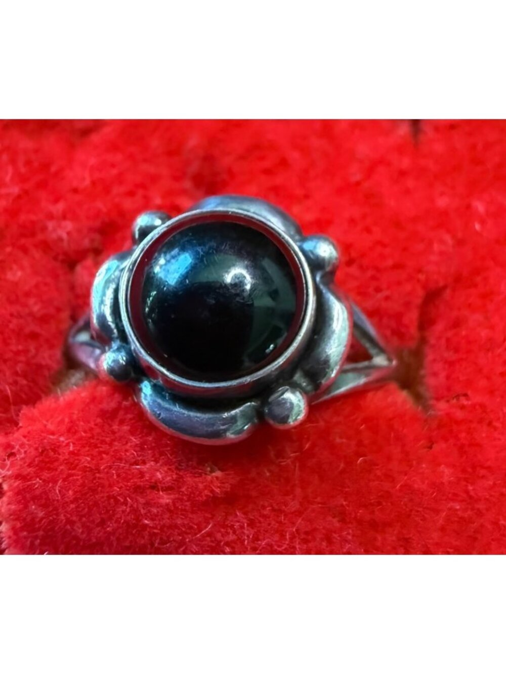 Small Sterling Silver & Onyx Ring With Floral Design Size 7 Vintage  Jewelry